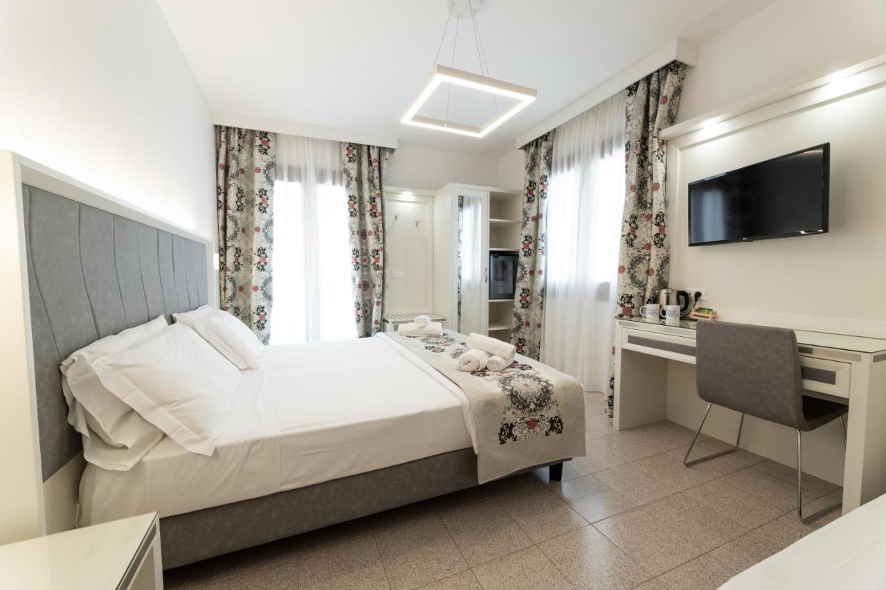 Hotel Adria Lignano Sabbiadoro Esterno foto