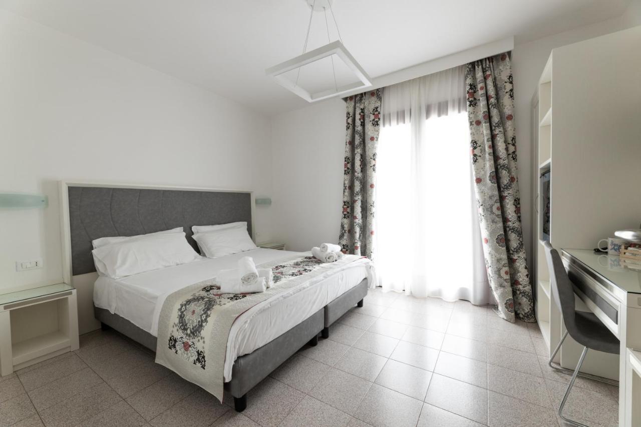 Hotel Adria Lignano Sabbiadoro Esterno foto