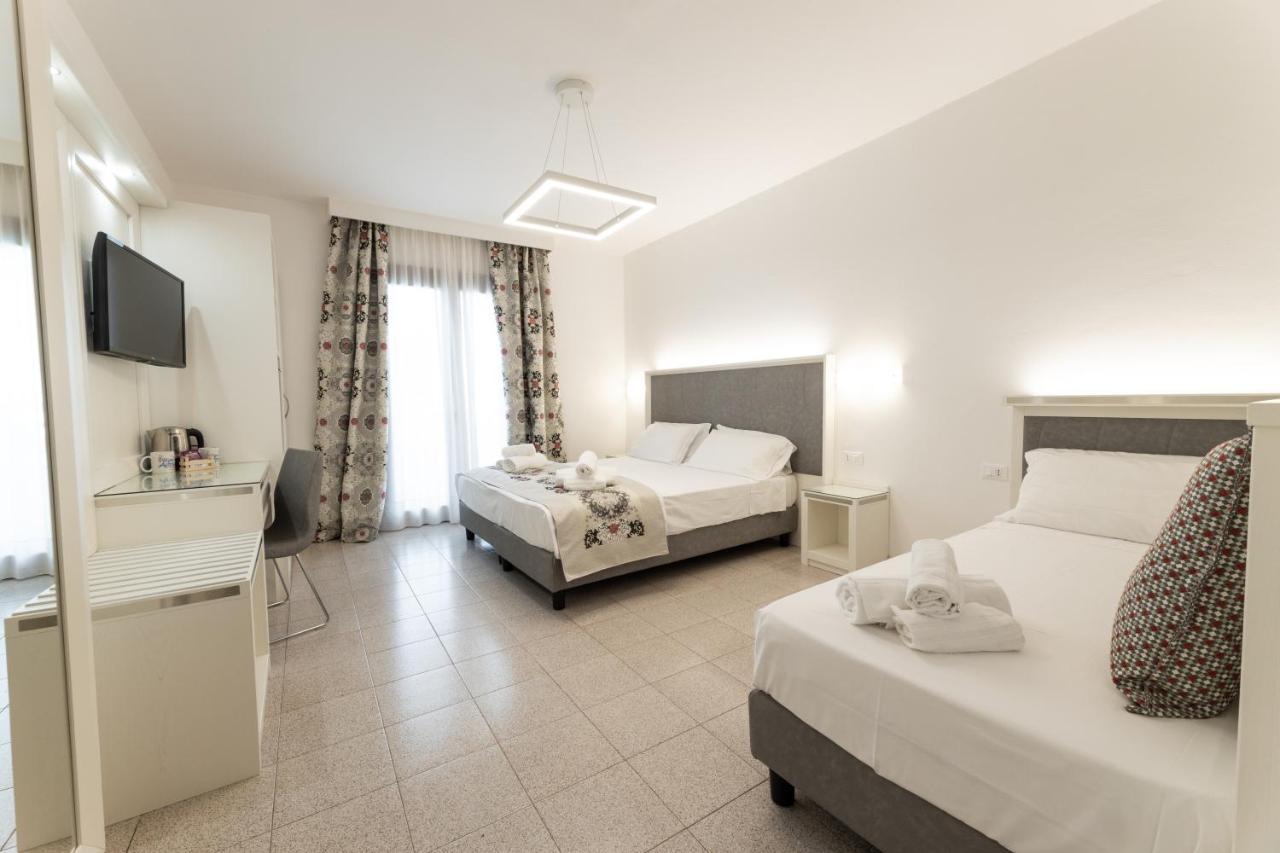 Hotel Adria Lignano Sabbiadoro Esterno foto