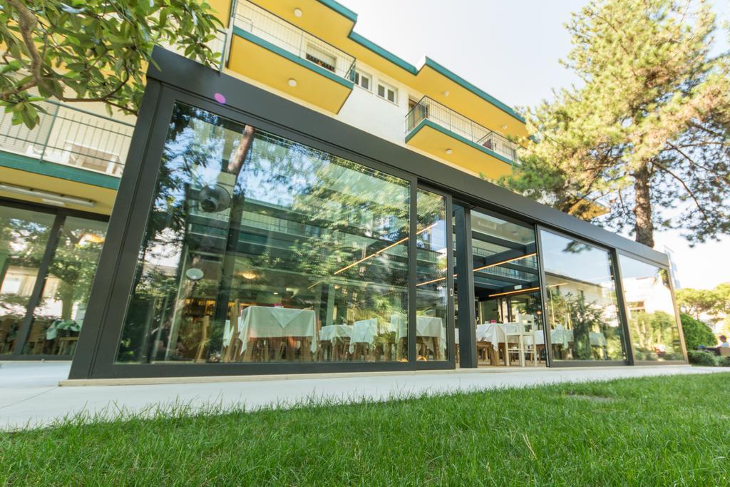 Hotel Adria Lignano Sabbiadoro Esterno foto