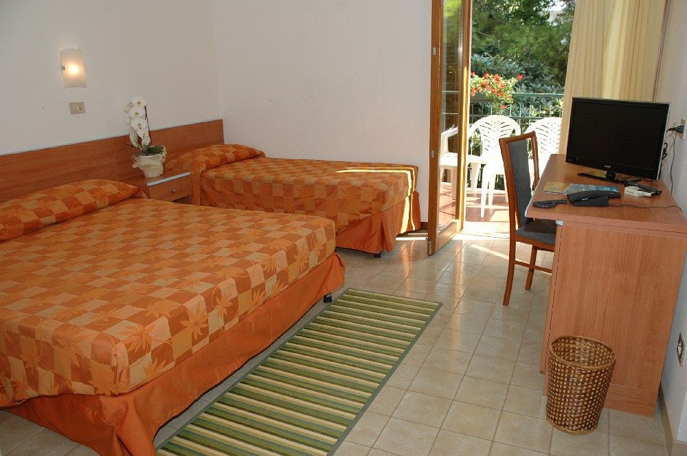 Hotel Adria Lignano Sabbiadoro Esterno foto