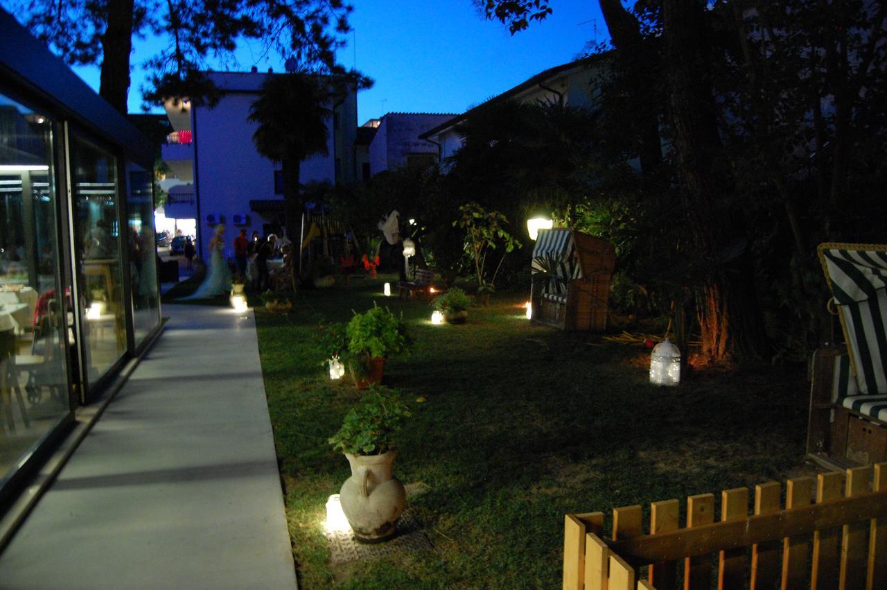 Hotel Adria Lignano Sabbiadoro Esterno foto