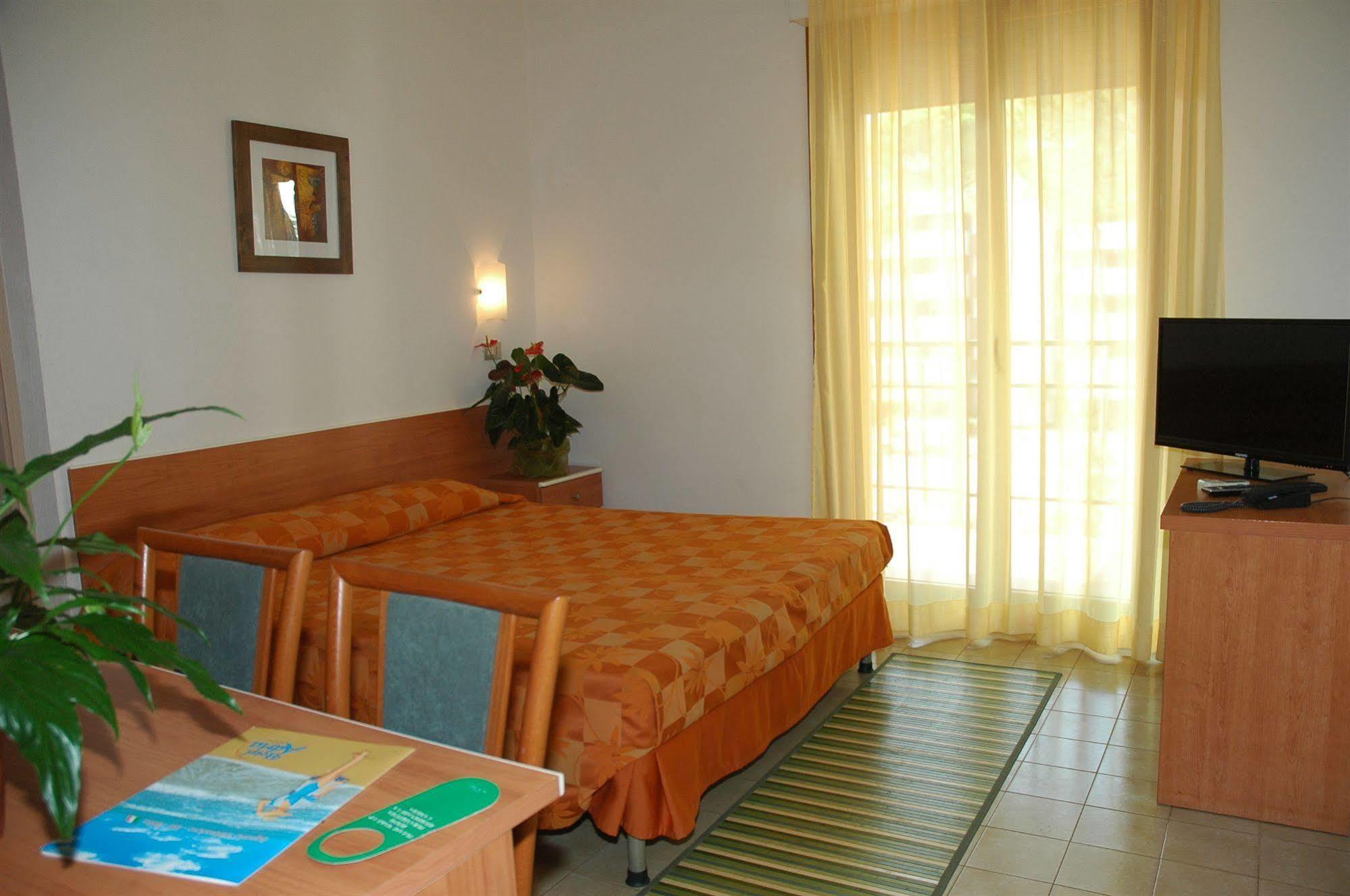 Hotel Adria Lignano Sabbiadoro Esterno foto